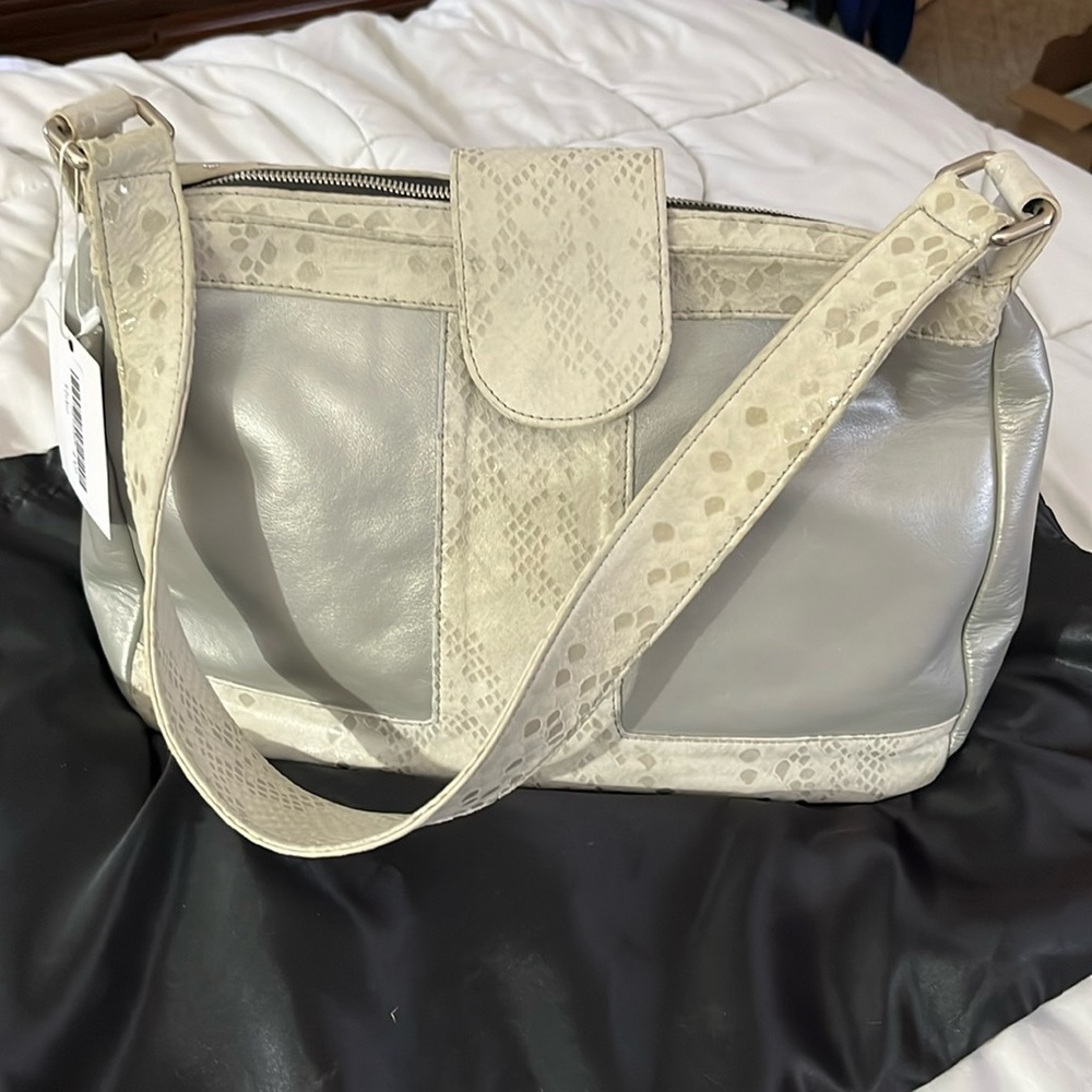 UNABASHED Italian leather shoulder bag. Grey with a light moss color trim.